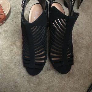 Brand new women’s heels.